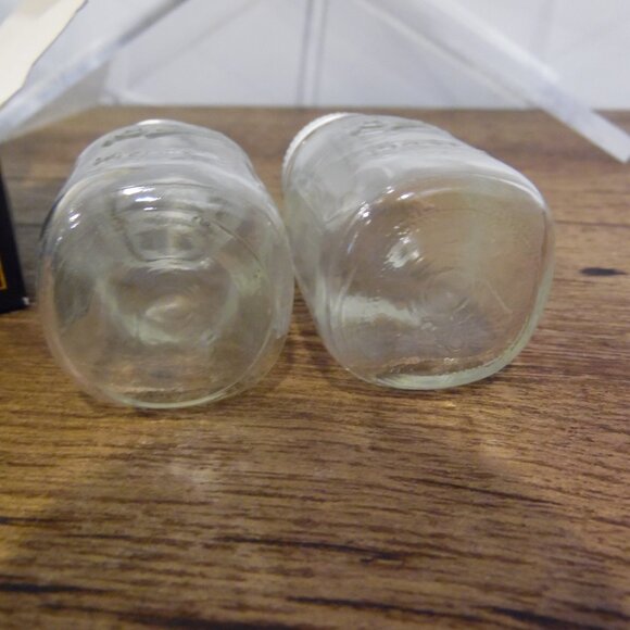 Salt And Pepper shakers--glass with metal lids in the shape of Ball Canning jars - Picture 5 of 7